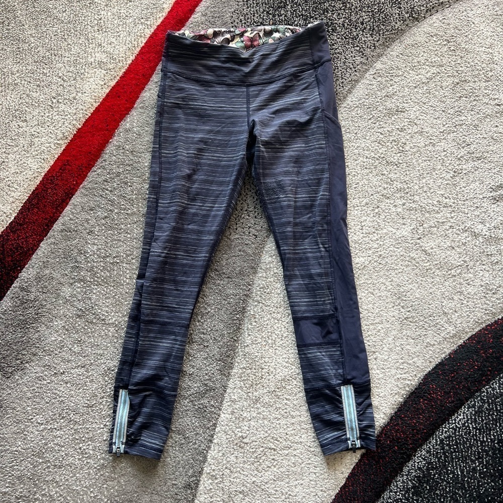 Lululemon Athletica Cropped Ankle Zip Leggings